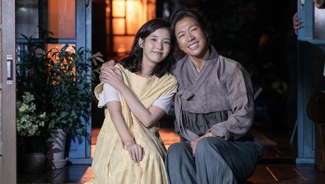 “很苦很善良”的《苦尽柑来》，超越东亚苦情叙事了吗？