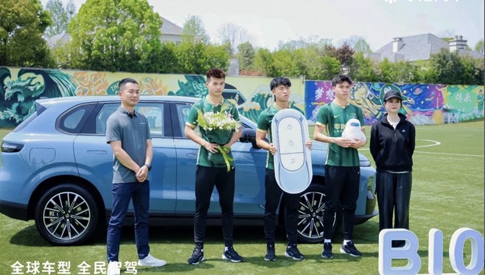 闪电快讯｜零跑B10紧凑型纯电SUV全球上市 起售价9.98万元