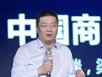 290亿新加坡富豪江南春，“鲸吞”老对手