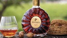 在中国市场才刚实施调价，这家知名烈酒公司突然宣布CEO辞职