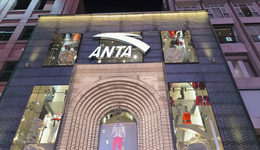 安踏2.9亿美元买下“狼爪”，“厦门首富”丁世忠收购“永不止步”？