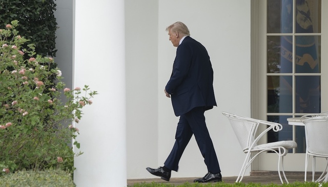 调查特朗普是否参与“内幕交易”，民主党人呼声越发高涨