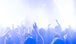 音乐节需要演员，就像劳动节需要副业