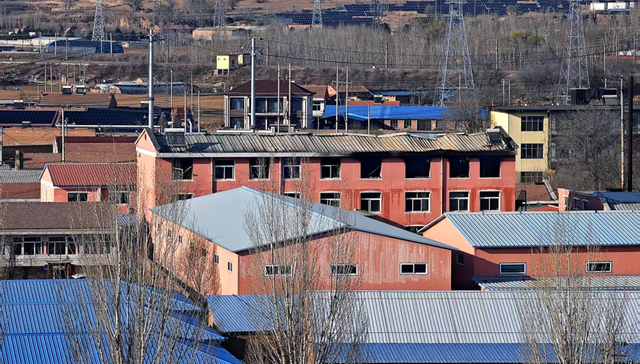 界面调查｜隆化养老院大火警示：失能老人们，困在顶层中