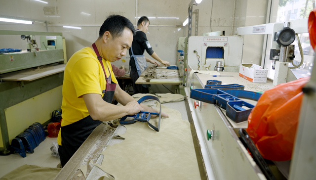 中小商家的春天：拼多多普惠千亿如何激活“沉默的大多数”