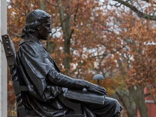 拒绝按特朗普要求整改，哈佛大学22亿美元政府拨款遭冻结