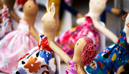 关税风暴中的广东玩具业：出口停产和加码内销“冰火两重天”