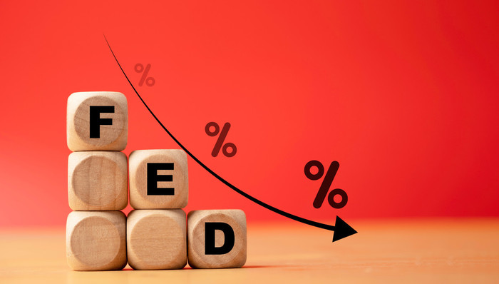 直击郑州银行业绩会：与经营业绩挂钩，2024年高管薪酬总额压降超10%