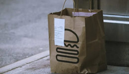 京东狭路遇美团，谁比谁更急？