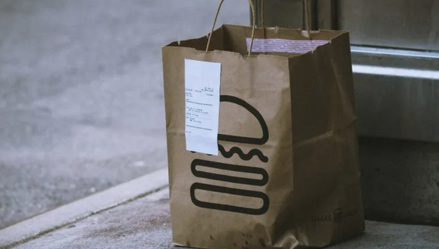 京东狭路遇美团，谁比谁更急？