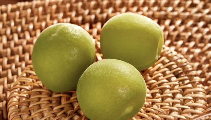 “你没事吧”洗脑12年后，溜溜梅冲击港交所