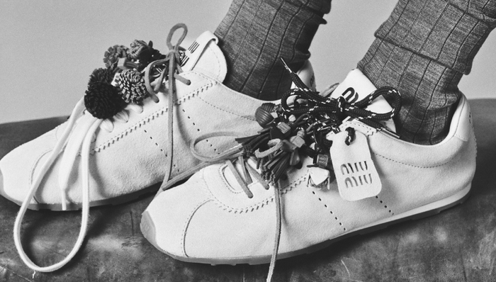 消费趋势,年轻人,普拉达,奢侈品,