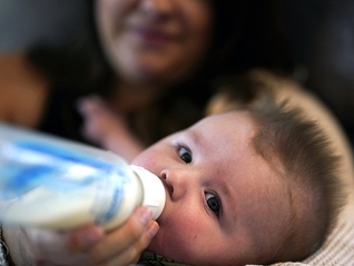 布尿布代替一次性尿布，关税让美国父母和婴童用品企业焦虑