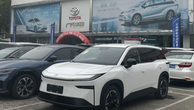 为什么上海再推外牌旧车置换补贴，还加大了对燃油车支持力度？