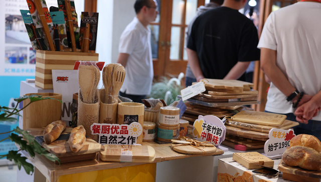 Shanghai supports exporters' pivot as US tariffs hit trade flows