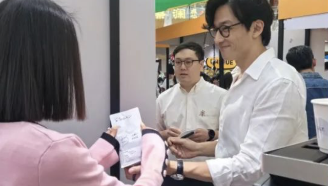 当咖啡节成“网红主理人签名会”，精品咖啡赚钱路子变了