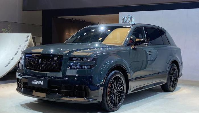 最贵的几款新车都在这里了｜2025上海车展