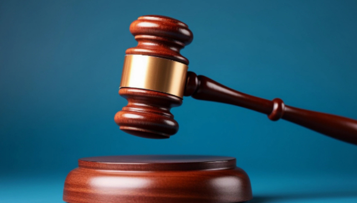 全国首例上市公司董监高违反公开承诺案宣判，两人一审被判共同赔偿约78万元