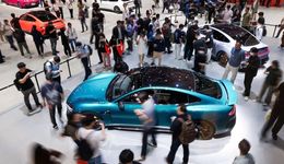 上海车展变局：智驾刹车、SUV混战、雷军没来