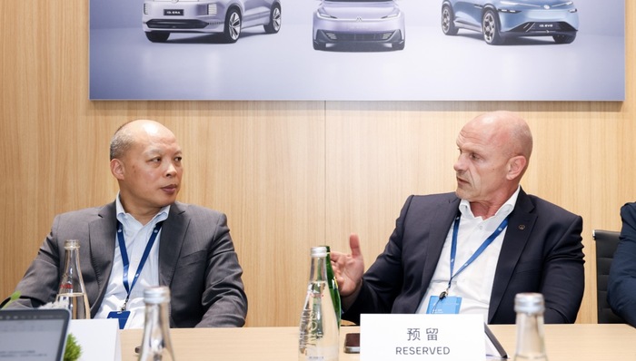 大众中国CTO吴博锐解密中国“狼堡”运作法则 | 2025上海车展