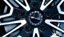 比亚迪在智能化上，想再赢一次？