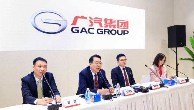 广汽集团董事长冯兴亚：安全是底线，不能离了安全谈智驾 | 2025上海车展