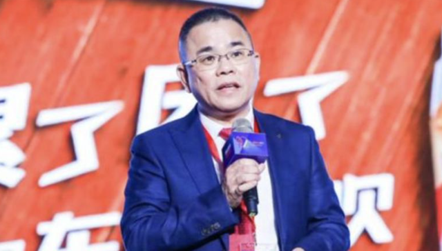 身家暴涨380亿，东鹏饮料“养肥”林木勤父子