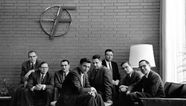 一年亏千亿，裁员2.2万人，垄断40年巨头进入生死年