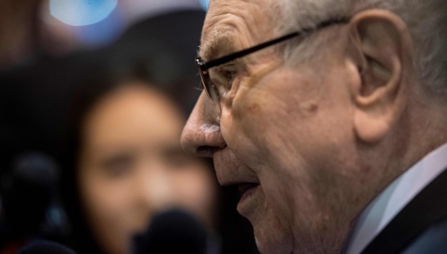 执掌六十年后卸任，巴菲特高调宣布年底移交权力，他还会继续投资吗？