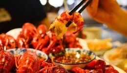 从“猪饲料”到“夜宵之王”，如今价格又腰斩：谁杀死了小龙虾的巨头梦？