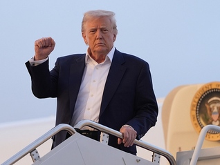 特朗普改口称不寻求连任总统，更关注2026年中期选举