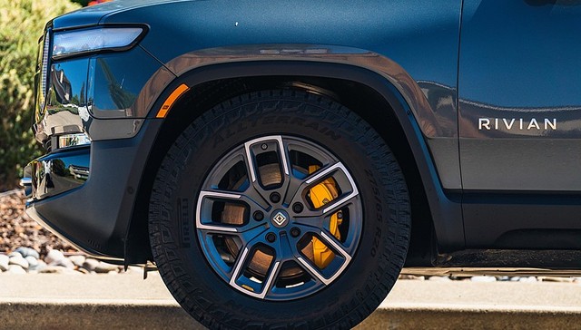 特斯拉劲敌Rivian下调今年电动汽车交付预期