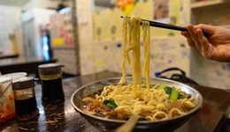 30元一碗面卖不动，遇见小面抢跑上市