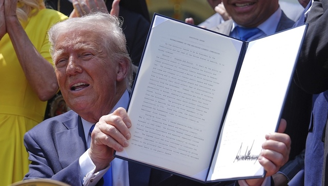 英国率先与美国达成贸易协议，扩大农产品进口、采购波音飞机以换取汽车关税下调