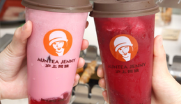 今天，沪上阿姨上市：从安利辞职到创业逆袭，这对70后夫妇茶饮每年卖超100亿，如今市值超170亿