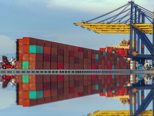 全球价值链，让特朗普关税墙破防的回旋镖