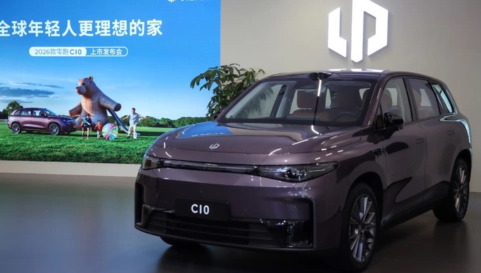 闪电快讯｜零跑汽车2026款C10正式上市 售价12.28万元起