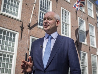 魏磊将于今年8月就任英驻华大使，其父为著名汉学家卫奕信