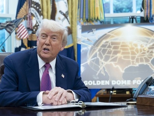 特朗普宣布3年内打造“金穹”反导系统，大幅增加外空作战手段