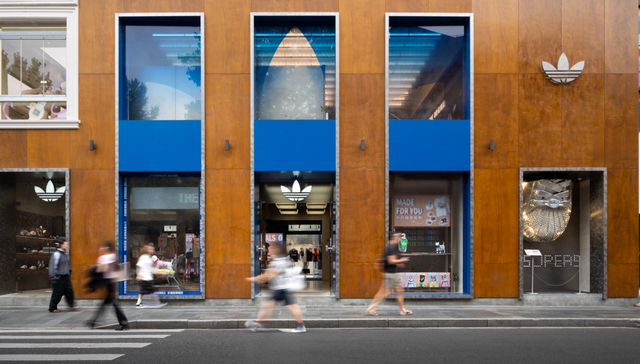 人人都聊吸引年轻人，阿迪达斯决定这么干