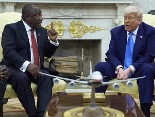 白宫再现“名场面”，特朗普与南非总统因种族问题吵了起来