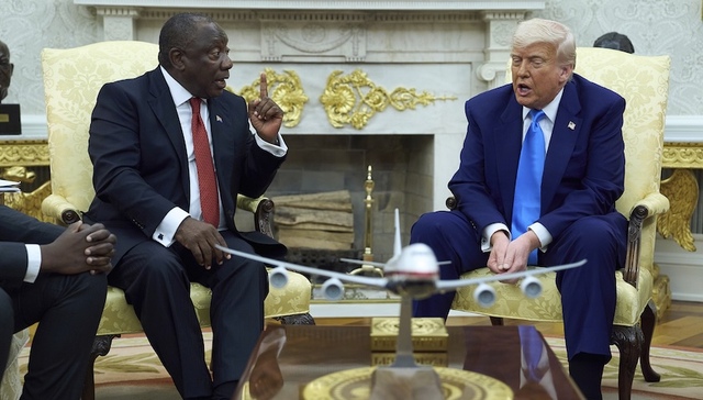 白宫再现“名场面”，特朗普与南非总统因种族问题吵了起来