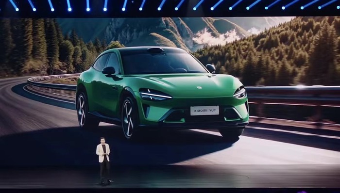 小米YU7标准版续航835km, 雷军：19万9不可能