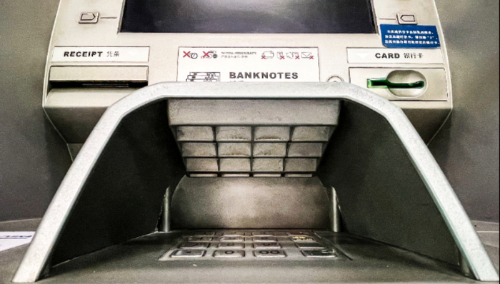 全国ATM机只剩80万台，五年锐减近三成