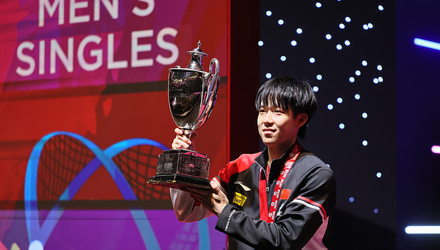 战胜雨果，王楚钦首获乒乓球三大赛单打冠军