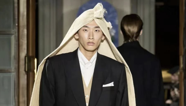 巴黎世家，新一届“智商税之王”