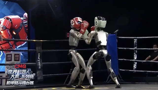 首个人形机器人格斗大赛开打，“拳拳到肉”