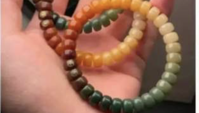 一根文玩玉米开价10万，年轻人迷上电子布洛芬