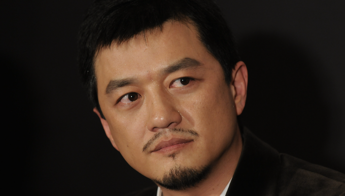 李亚鹏持股公司被执行244万，曾拖欠税款超700万