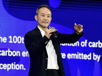 王石发声：正尝试和万科决策层建立联系，为其平稳过渡尽所能